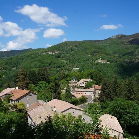 Gite **** "Le Refuge Des Fees" Saint-Julien-du-Gua Luaran gambar