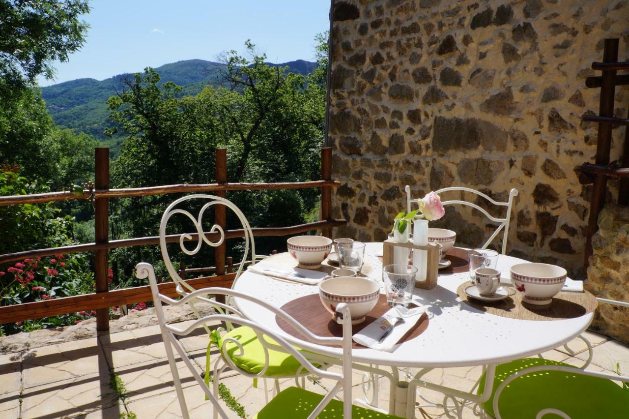 Gite **** "Le Refuge Des Fees" Saint-Julien-du-Gua Luaran gambar